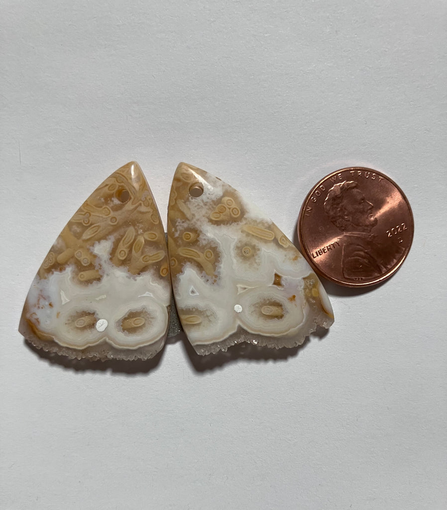 V 147 Squiggle Tube Agate