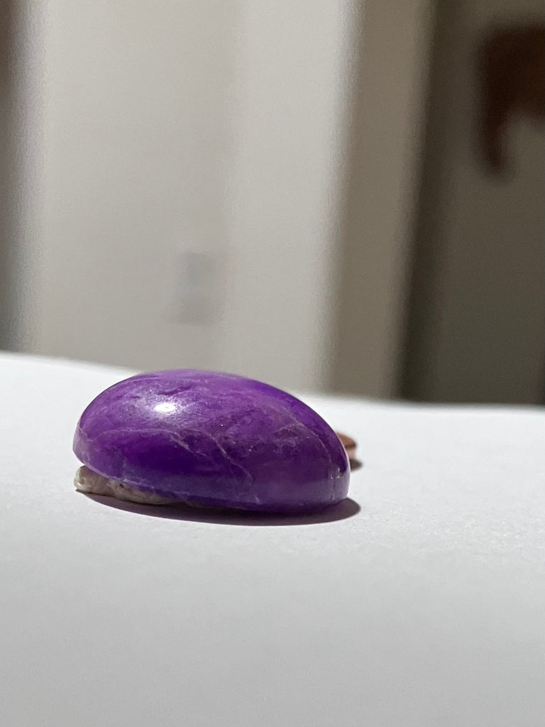 V 94 Sugiite / Charoite